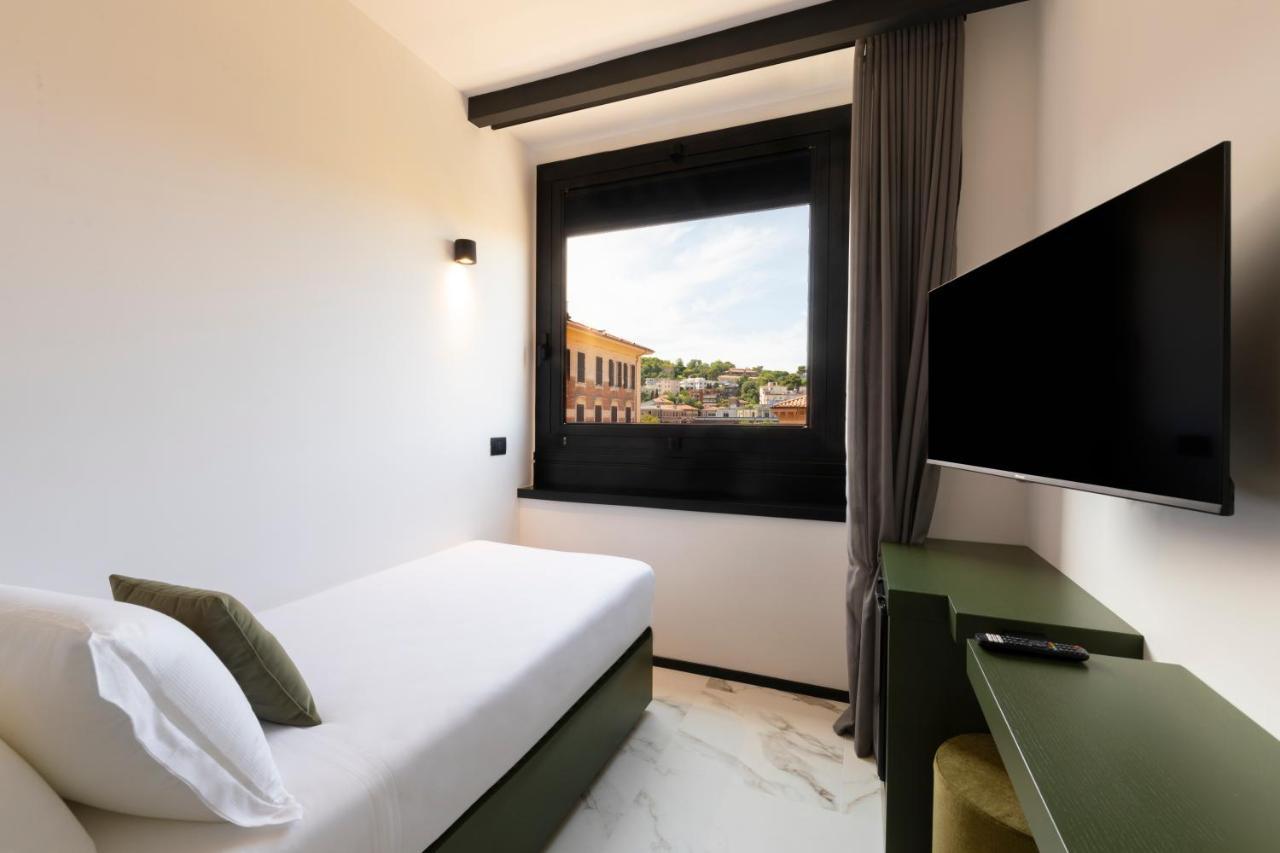 The City Hotel أنكونا المظهر الخارجي الصورة
