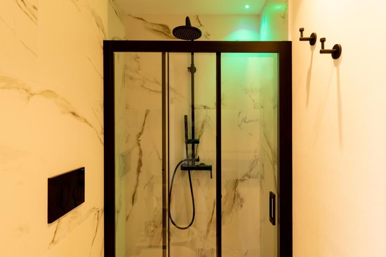 The City Hotel أنكونا المظهر الخارجي الصورة