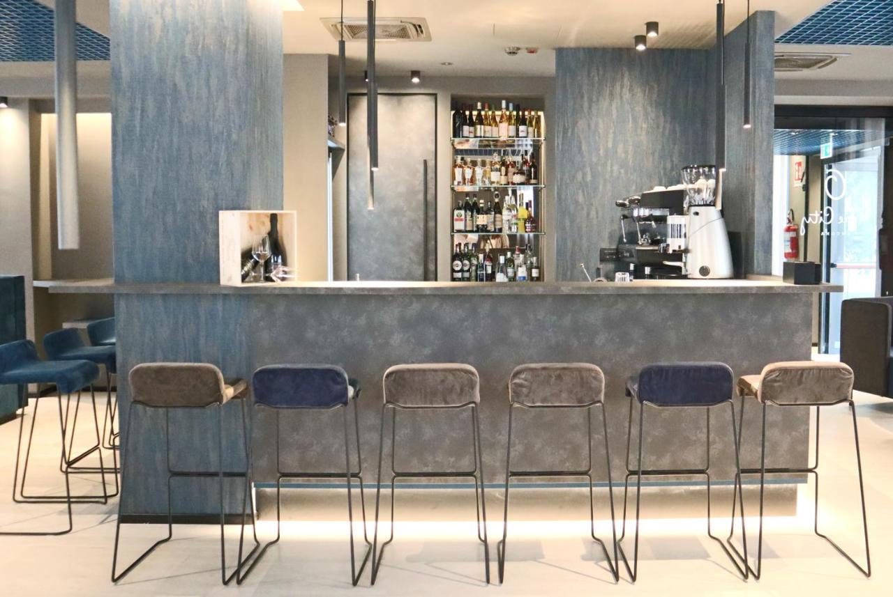 The City Hotel أنكونا المظهر الخارجي الصورة