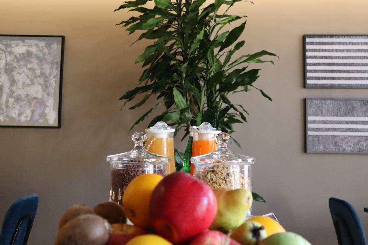 The City Hotel أنكونا المظهر الخارجي الصورة