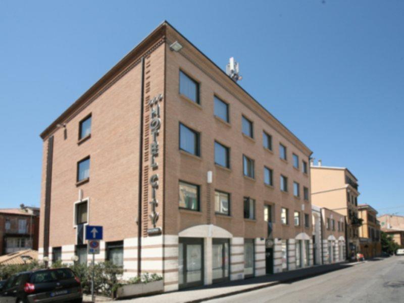 The City Hotel أنكونا المظهر الخارجي الصورة