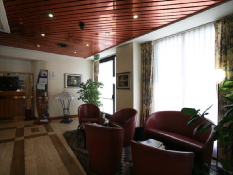 The City Hotel أنكونا المظهر الخارجي الصورة